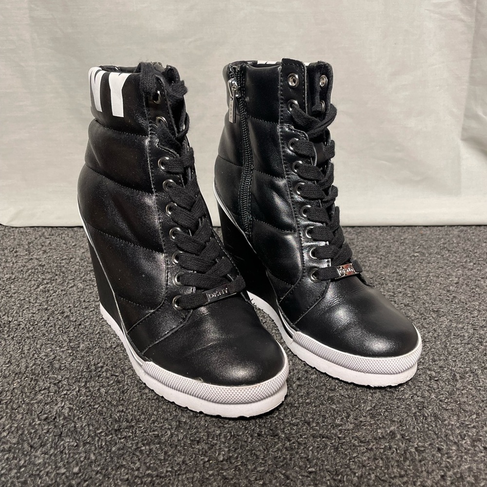 Women’s DKNY Black Wedged Sneaker size 6.5